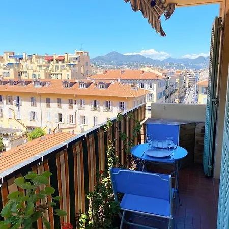 Le Port - Grand Studio Apartment