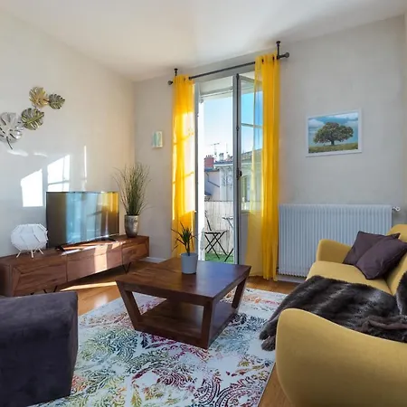 Gioffredo 14 - Spacious Apartment With Balcony *