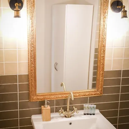 Climatise - Vieux Appartement *