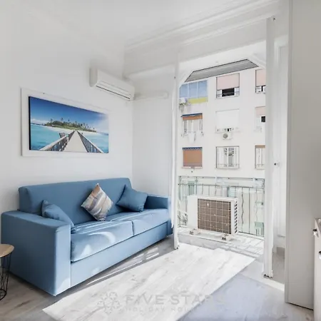 Imperator Five Stars House Apartmán