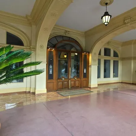 Grand H -f2, Face Vieux- Nice, Terrasse, Ascenseur, Climatisation, Terrace - Center Lejlighed