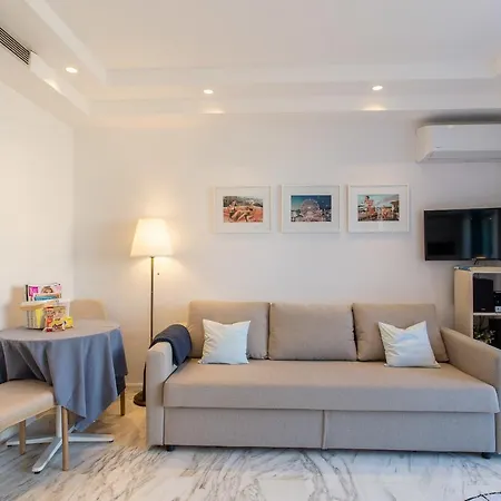 Royal Promenade Pool Terrace With Sea View Apartment