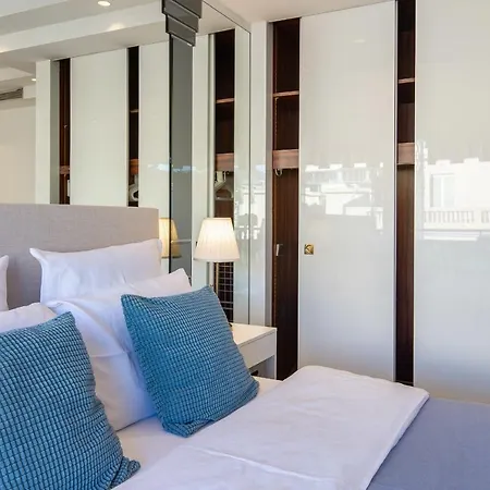 Royal Promenade Pool Terrace With Sea View Nice