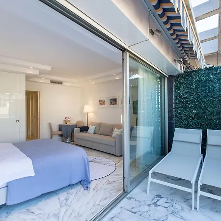 Royal Promenade Pool Terrace With Sea View Apartmán *