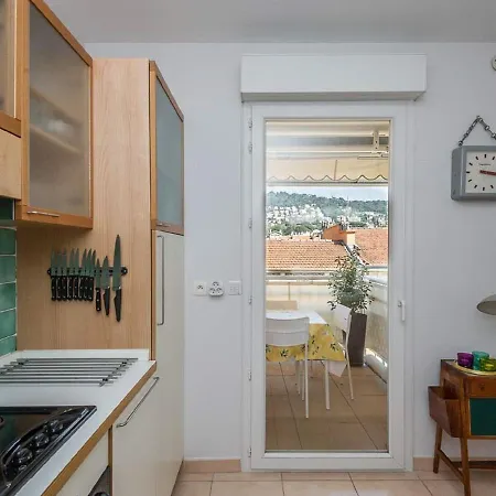 Apartment Elegant In With Balcony