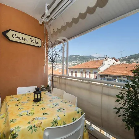 Apartment Elegant In With Balcony *