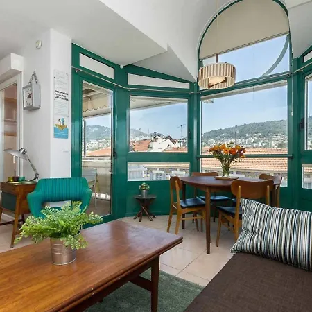 Elegant In With Balcony Apartment *