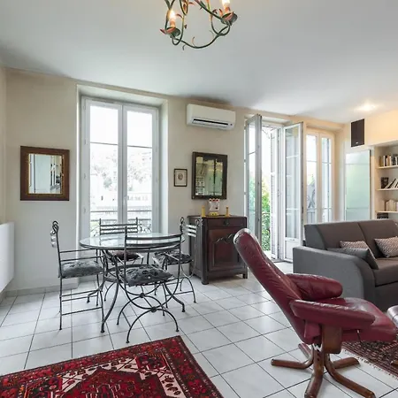 Large 2 Bdrs Downtown - 6 Pax & Ac