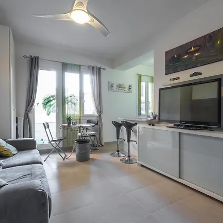 Cosy At Port Appartement Nice