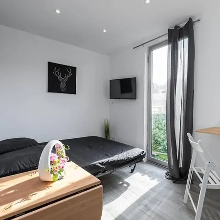 Appartement Studio Avec Balcon Proche Vieux - Tram à 10m *