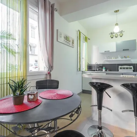 Appartement Cosy At Port Nice