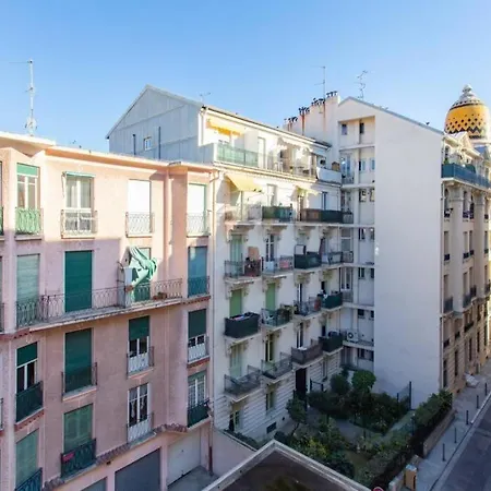 Center - Bright Studio Balcony Wifi & Aircon Apartment Nice