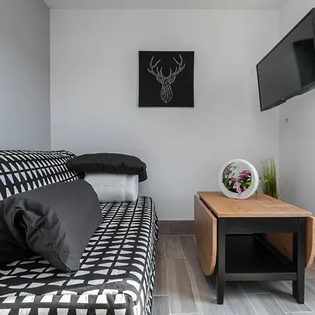 Appartement Studio Avec Balcon Proche Vieux - Tram à 10m *