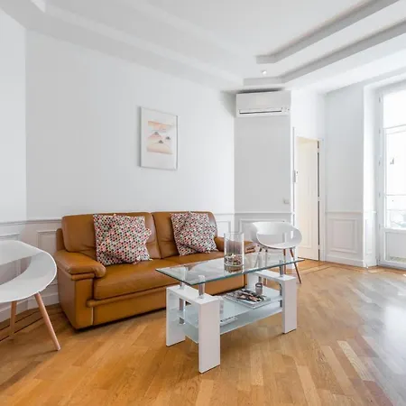 Jean Medecin Avenue - Classy And Cosy 3 Bdrs Downtown & Parking * Nice