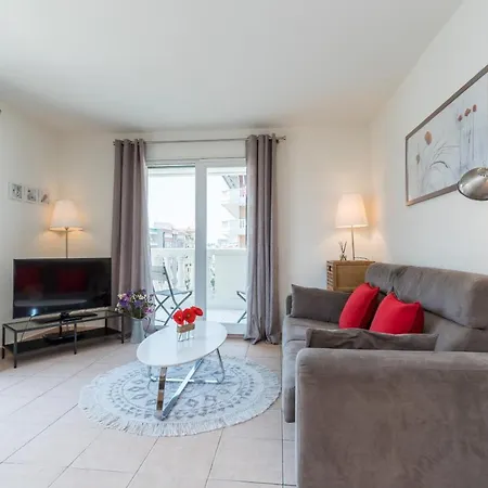 Apartment Swimming Pool & Ac 1 Bedroom *