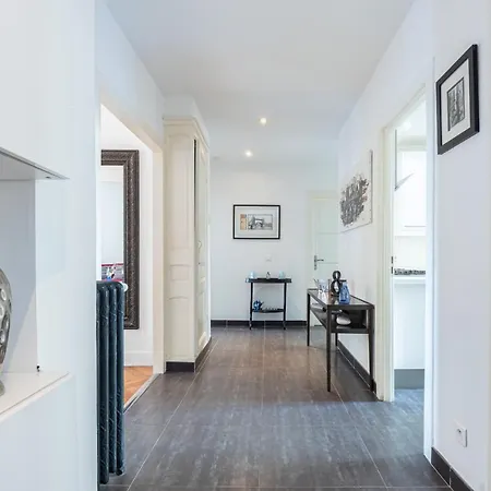 2 Bdr 105m2 Classy Near Garibaldi Tram With Garage Apartment *