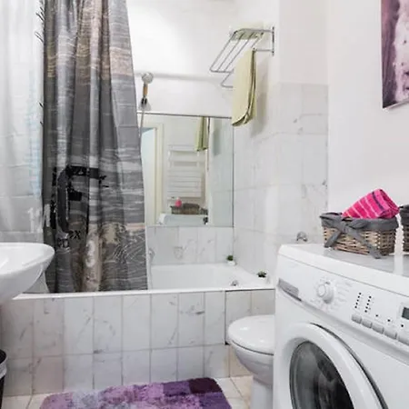Apartment Grand H -f2, Face Vieux- Nice, Terrasse, Ascenseur, Climatisation, Terrace - Center Nice