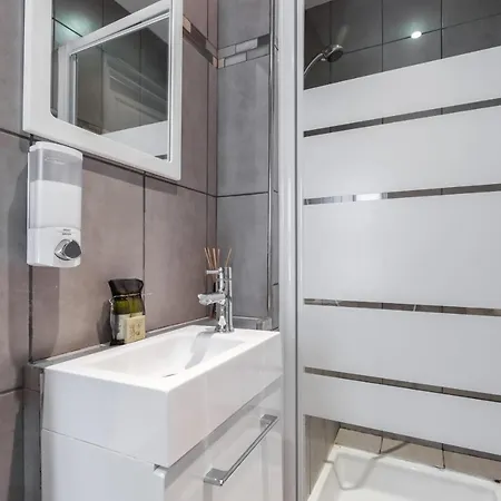 Apartment Jean Medecin Avenue - Classy And Cosy 3 Bdrs Downtown & Parking Nice