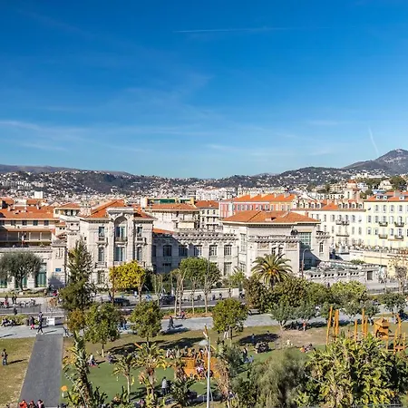 Gorgeous 1 Bdr With Gardens View In The Old Town Apartment