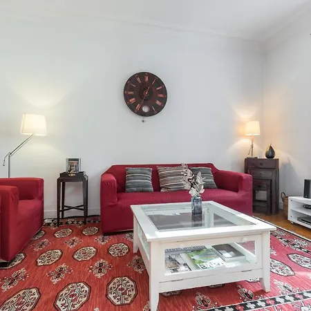 2 Bdr 105m2 Classy Near Garibaldi Tram With Garage Apartment