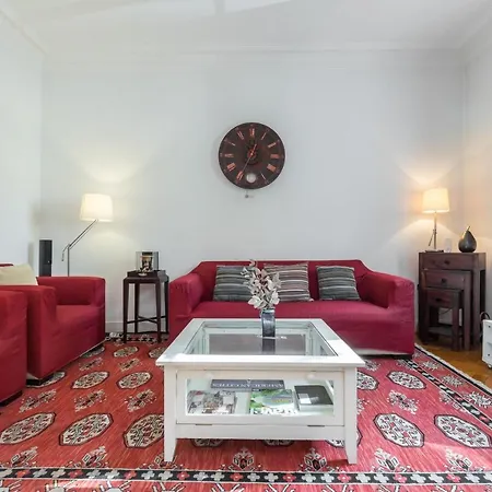 2 Bdr 105m2 Classy Near Garibaldi Tram With Garage Apartment