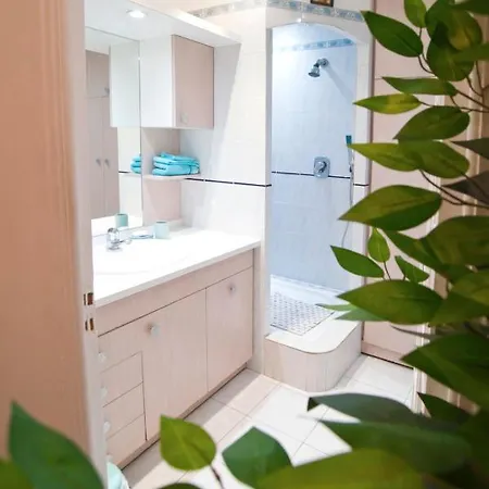 Very Flat In The Heart Of 10 Min Away From The Beach - Welkeys Apartment