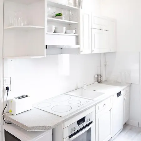 Very Flat In The Heart Of 10 Min Away From The Beach - Welkeys Apartment *