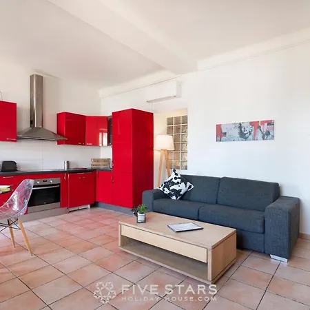Apart Overlooking The Port Of Holiday home Nice