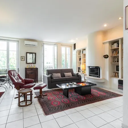 Large 2 Bdrs Downtown - 6 Pax & Ac *