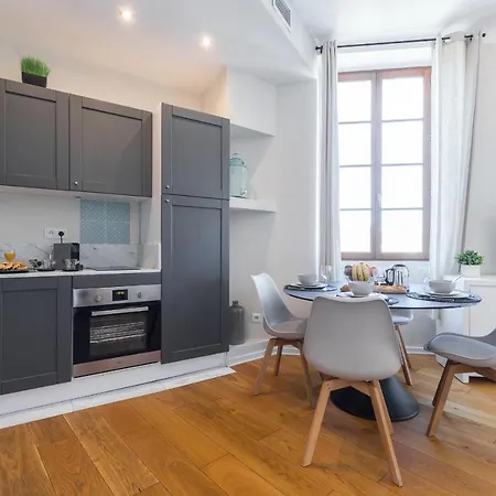 Apartment Gorgeous 1 Bdr With Gardens View In The Old Town *