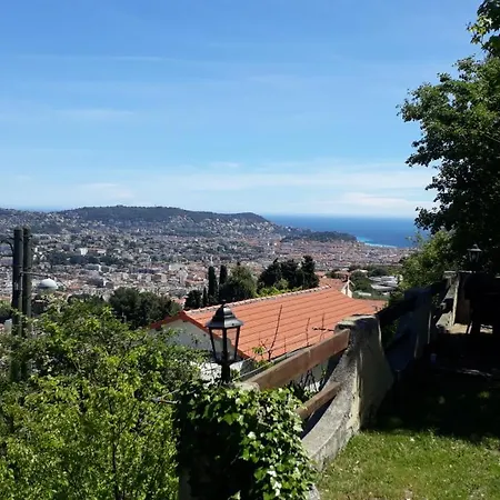 Maison Mitoyenne 68m², 2 Pieces + Veranda, Jardin 100m² Avec Pergola, Vue Holiday home *