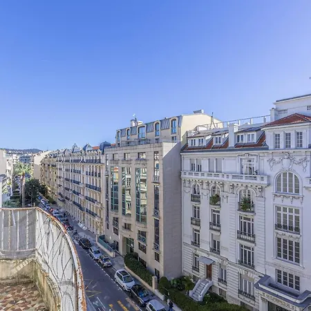 Fleurs 22 - City Center - Modern W Terrace