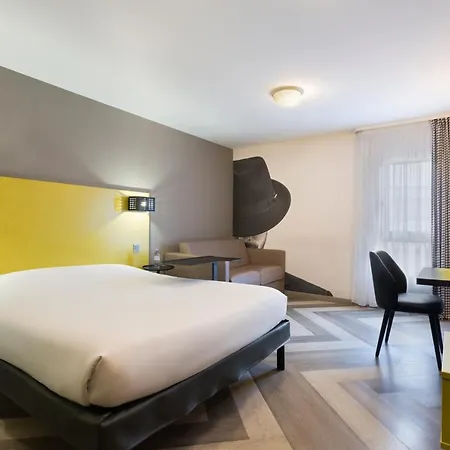Ibis Styles Centre Port Hotel