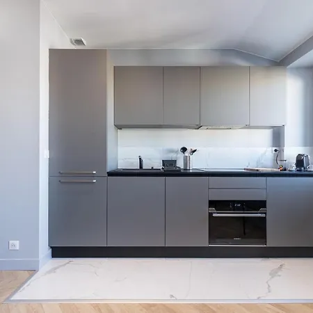 1 Su Ede - Dernier Etage Ascenseur - 1 Min Et Zone Pietonne * Nice