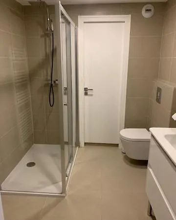 Les Volets Bleus Apartment *