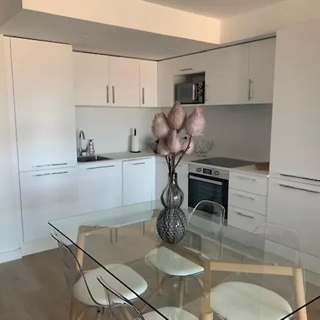 Les Volets Bleus Apartment *