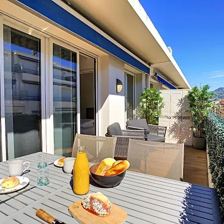 Nestor&jeeves - Reine Marie Terrasse - - Very Close Sea - Floor