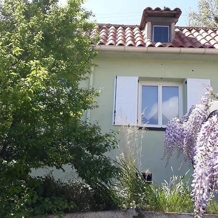Holiday home Maison Mitoyenne 68m², 2 Pieces + Veranda, Jardin 100m² Avec Pergola, Vue *