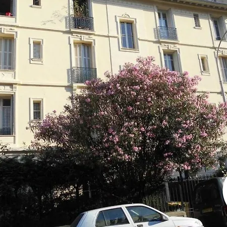 Chez Particulier Centre - *