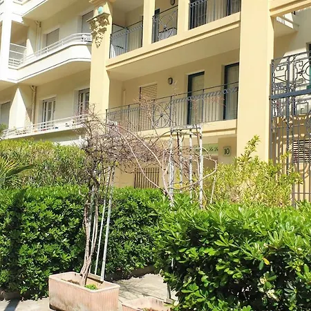 Appartement Dana Centre Mer 16 *