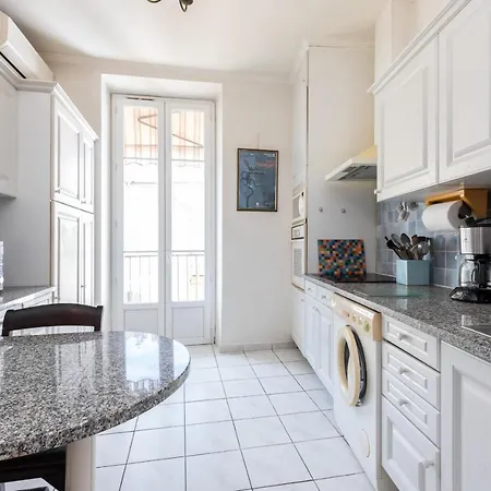 Large 2 Bdrs Downtown - 6 Pax & Ac Appartement