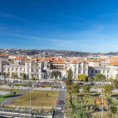 Gorgeous 1 Bdr With Gardens View In The Old Town Apartment Nice