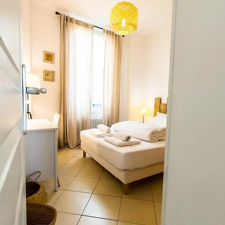 Apartment Bh - Port - New 2 In The Heart Of Port Of Nice