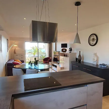 Classy In With Pool And Private Parking Place Villa *