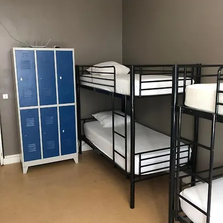 Hostal La Promenade House