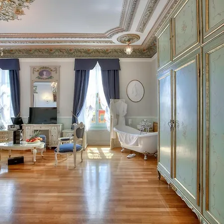 Aba Luxury B E B
