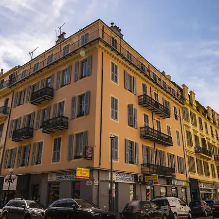 Massena Apartment *