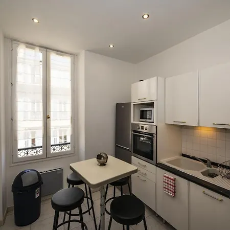 Massena Apartment *