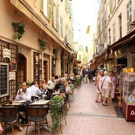 Apartman Beautiful Old Town Flat, Near The Nizza