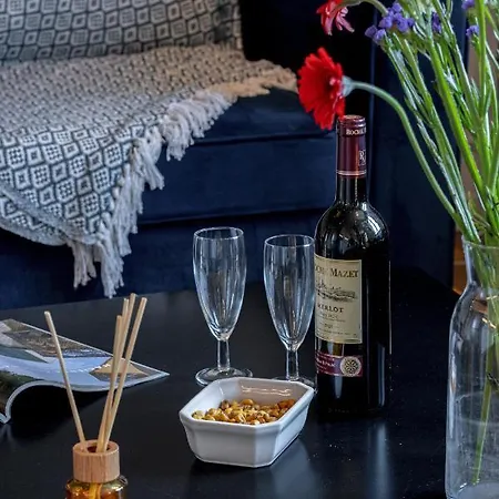 Apartment Feel - Alphonse Karr